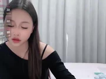 kitten_2001_yoyo from Chaturbate