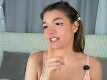 Freechat linettedennett on Chaturbate