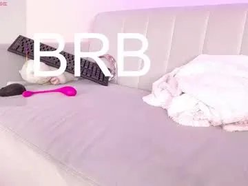 Freechat lourdes_moon22 on Chaturbate