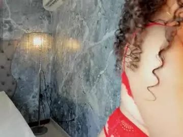 lucylovelyy1 on Chaturbate