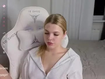 maya_blonde18 on Chaturbate