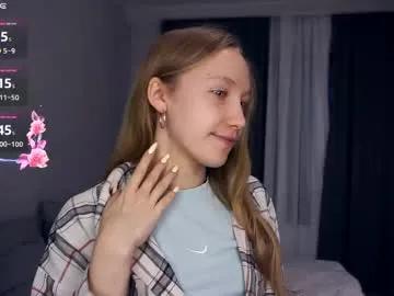 Freechat mckenziedyen on Chaturbate