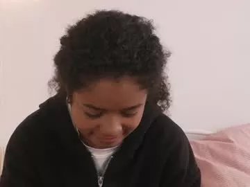 Freechat milky_0 on Chaturbate