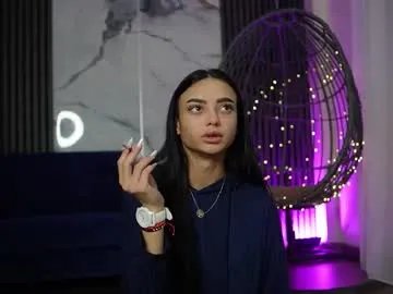 rachelravee on Chaturbate