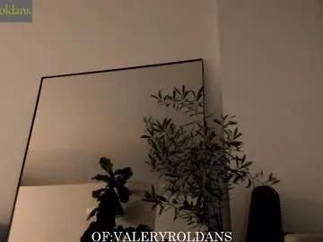 Freechat roldansvalery on Chaturbate