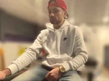 Freechat ryanj1zz on Chaturbate