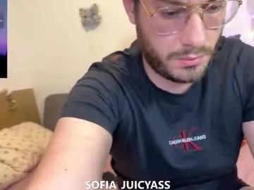 Join amazing stripper Sofia_juicyass sofia_juicyass from Chaturbate