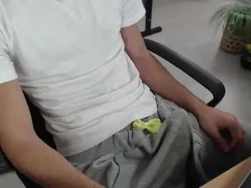 swetlittleboy4u on Chaturbate