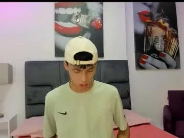 Freechat team_twinks on Chaturbate