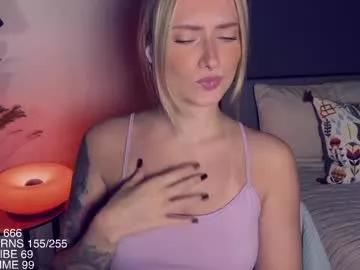 Freechat yvie_ on Chaturbate