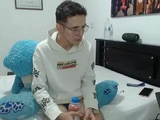 lucian_bonet on Flirt4Free 