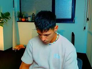 zeb_madison on Flirt4Free 