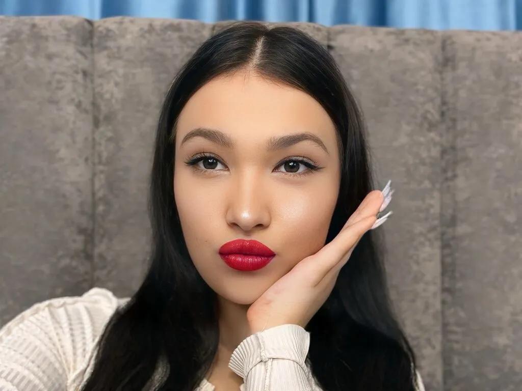 Join 19 years old AlinaCrystals from LiveJasmin AlinaCrystals from LiveJasmin