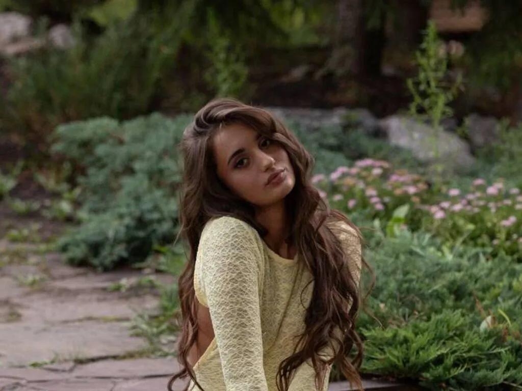 Amazing ConstanceCraley wants you to fuck her body now ConstanceCraley from LiveJasmin