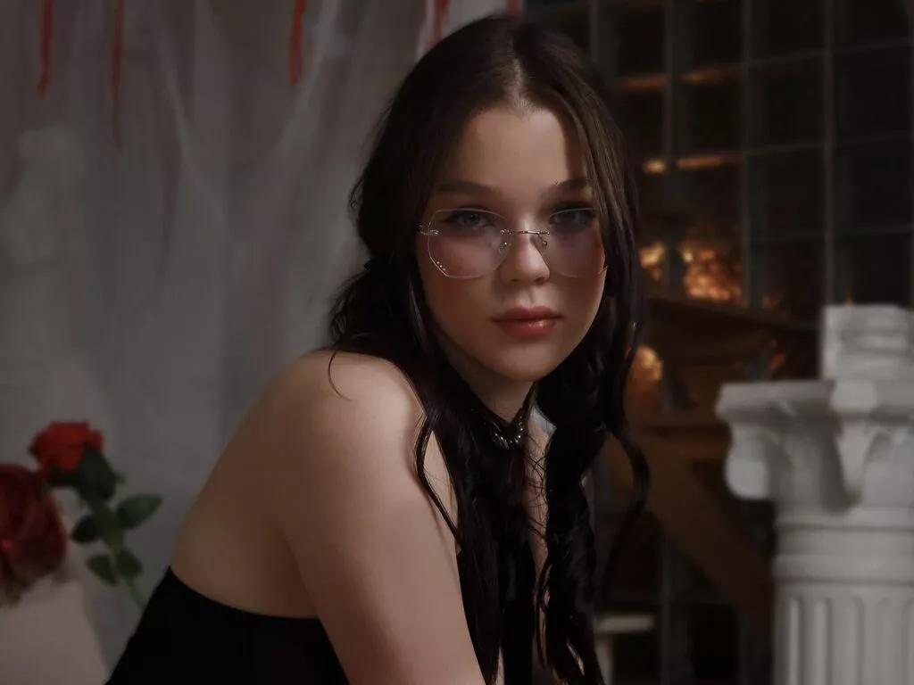 GinaBlooms on LiveJasmin 