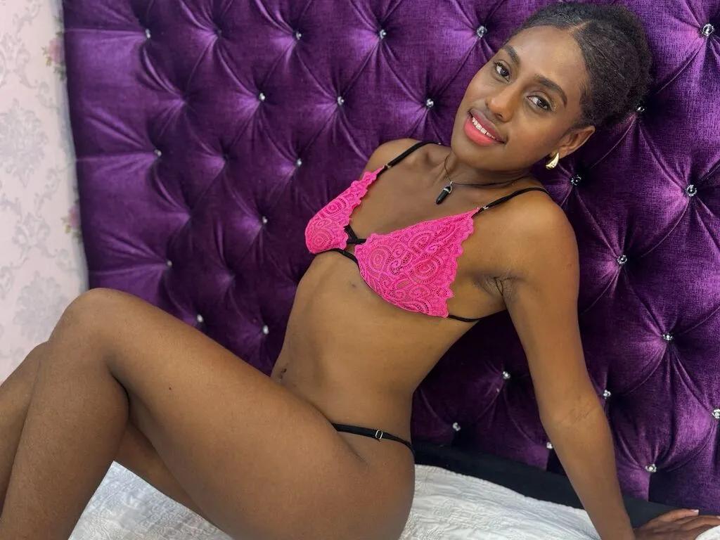 Admire amazing escort MartinasParquer MartinasParquer from LiveJasmin