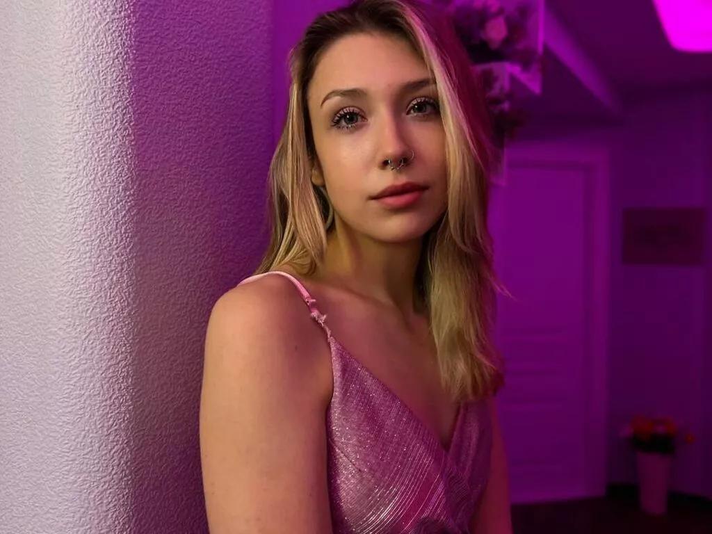 MiaMoorman on LiveJasmin 