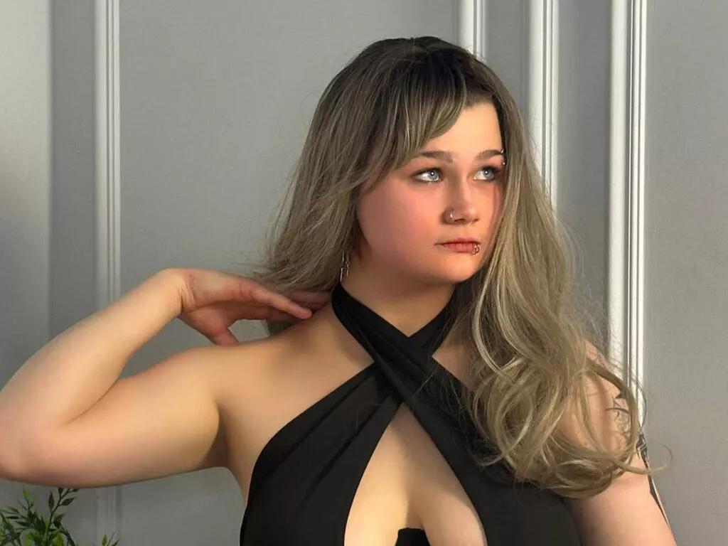 PeachAvalanche on LiveJasmin 