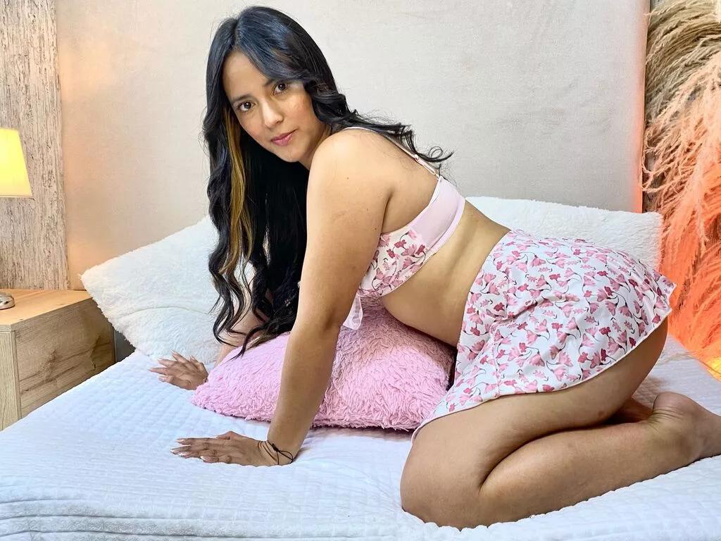 SalmaDilucas on LiveJasmin