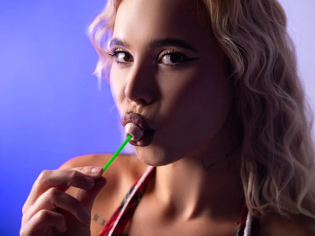 Sweet SandraDymond wants you to fuck her body now SandraDymond from LiveJasmin