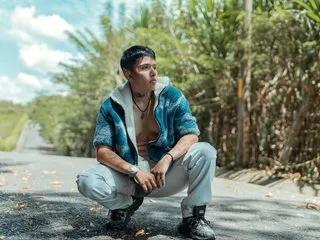 Explore AlanRed, she wants to masturbate for you AlanRed from Streamate