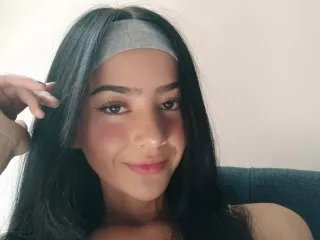 Offline Alejita699 on Streamate