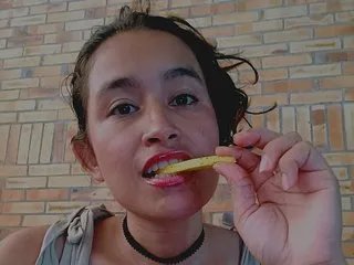 Offline AmelieAmour23 on Streamate