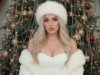 AuroraRuiz — I love to meet new people and connect with you... deep conversations, pleasure, seduction and connection is part of my show,, even if you want to relax or go crazy and lose your mind I'll give you exactly what you need