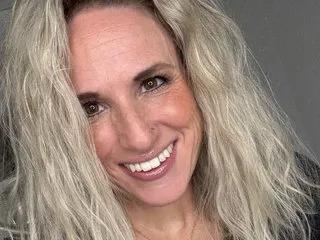 Admire BrownEyedTexanGirl, she wants to masturbate for you BrownEyedTexanGirl from Streamate