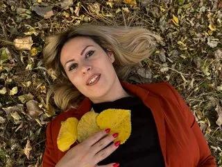 Join Streamate's CARMIYNNA CARMIYNNA from Streamate