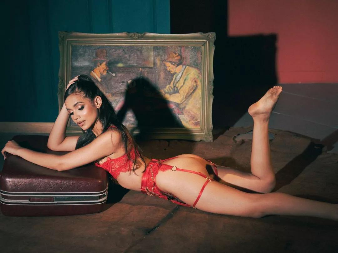 Offline ChelseaBrownn on Streamate