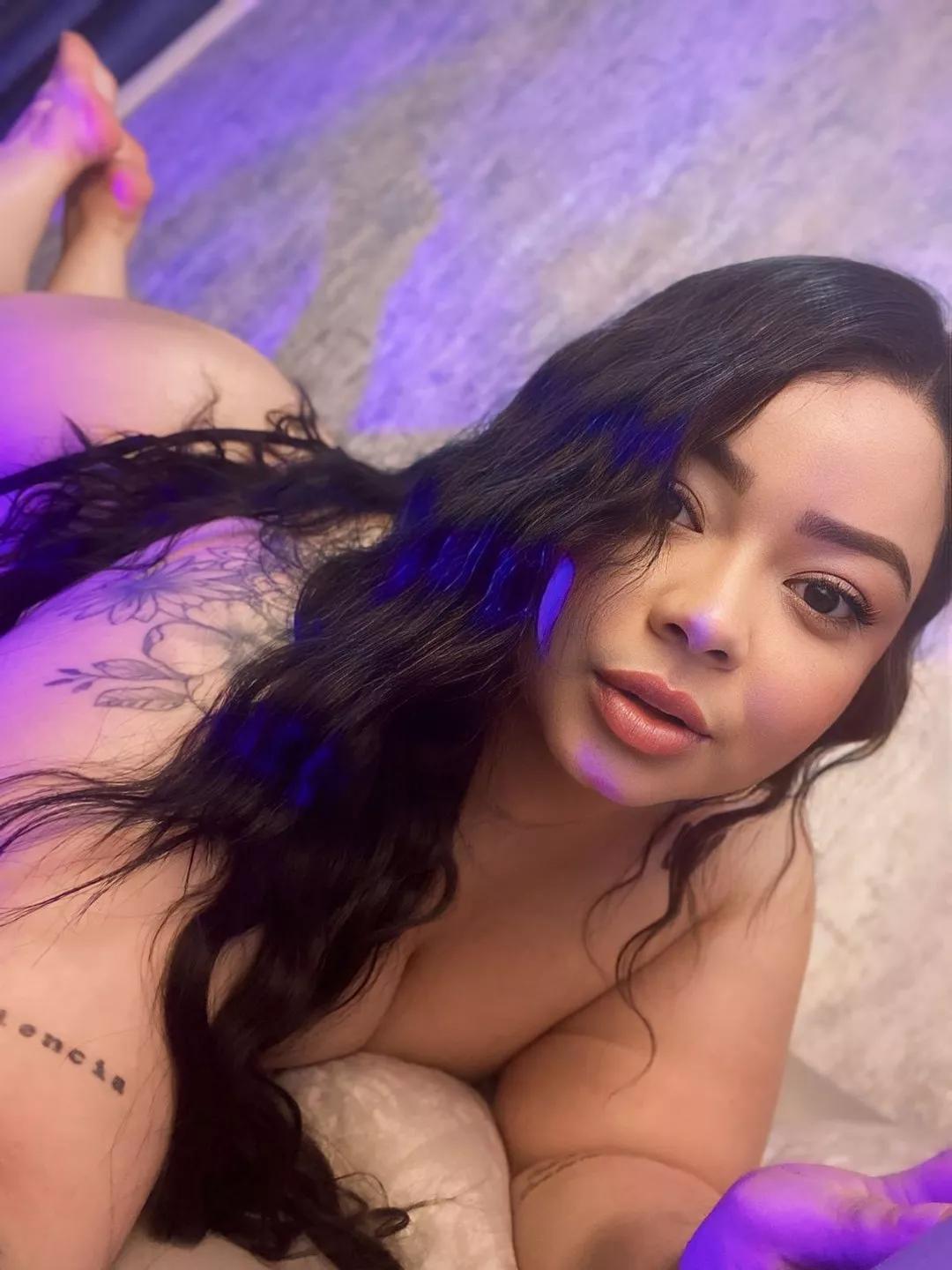 Offline Chloe_Conelly on Streamate