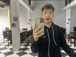 Try Erick_Taylor33, he wants to masturbate for you Erick_Taylor33 from Streamate