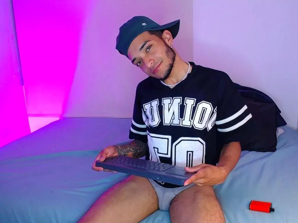 Eross_chipre on Streamate 
