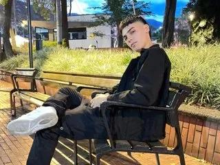 Admire Frank_Jhonsson, he wants to masturbate for you Frank_Jhonsson from Streamate