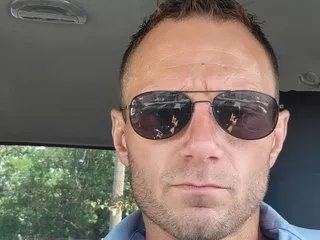 Offline Funwithbrad111 on Streamate