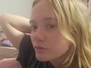 HarleyBlossom on Streamate 