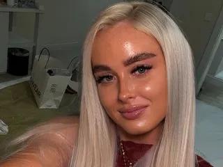 Cute Jessylee25 wants you to fuck her body now Jessylee25 from Streamate