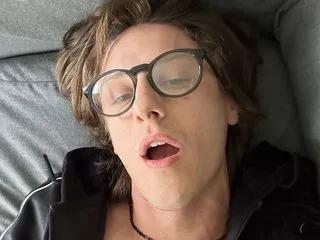 Offline longdickelijah on Streamate