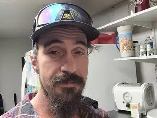 Longlovin1993 on Streamate 
