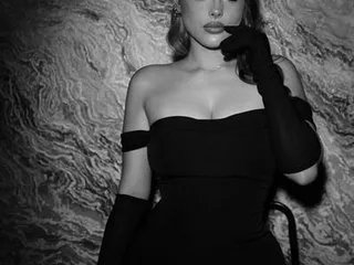 Offline LunaMartinezzz on Streamate