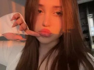 Offline MaiaMitchell on Streamate