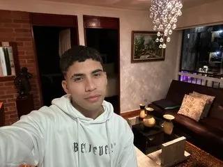 male_diamonds19 on Streamate