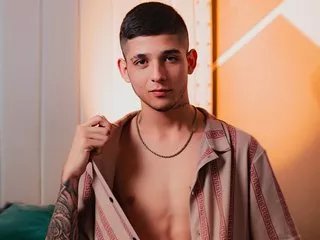 Offline MathewBoy51 on Streamate