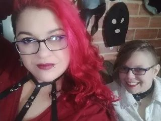 Offline mistressmara_sumleah_bdsm on Streamate