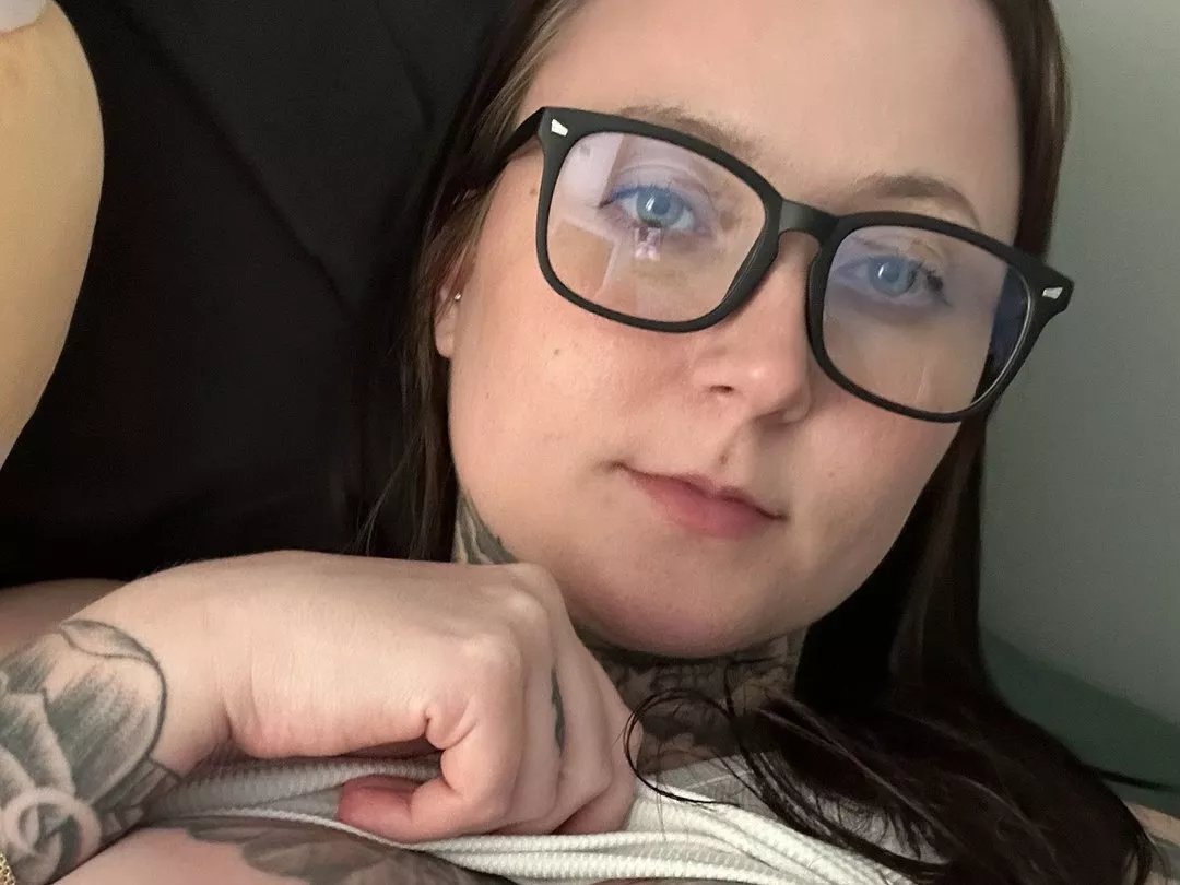 Offline MsWinterSkye on Streamate