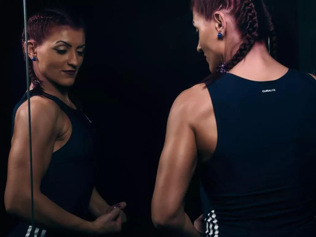 MusclesQueen on Streamate 