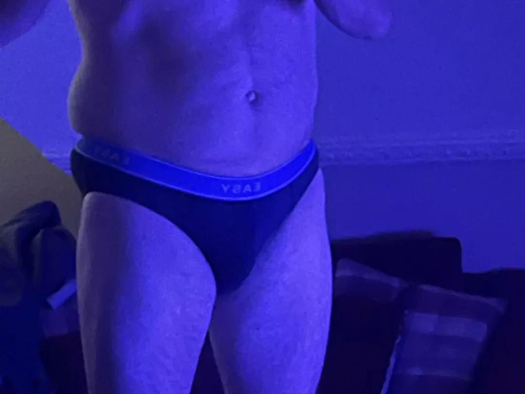 Offline Nineinchhard on Streamate