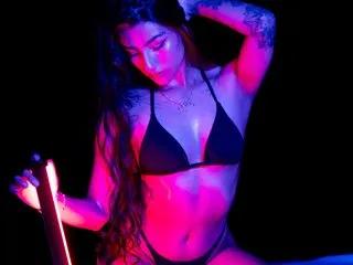 RoxyHoot from Streamate