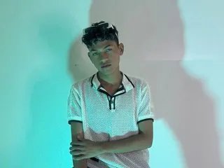 Offline Sammy_Millers on Streamate